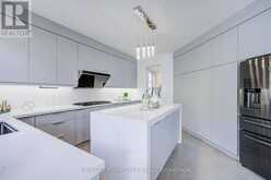 68 DRAWBRIDGE DRIVE | Markham Ontario | Slide Image Eighteen