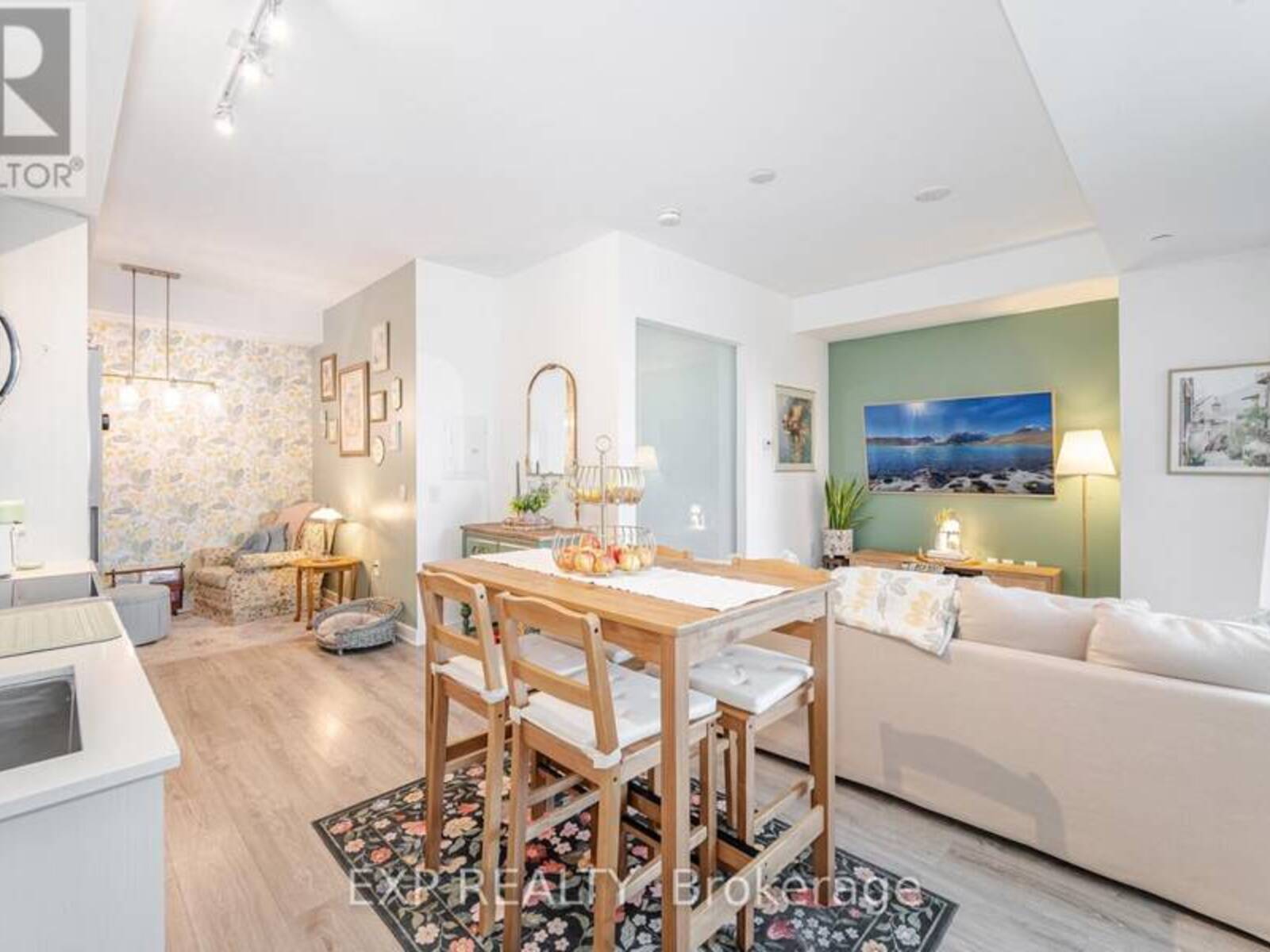 812 - 25 NEIGHBOURHOOD LANE, Toronto, Ontario M8Y 0C4