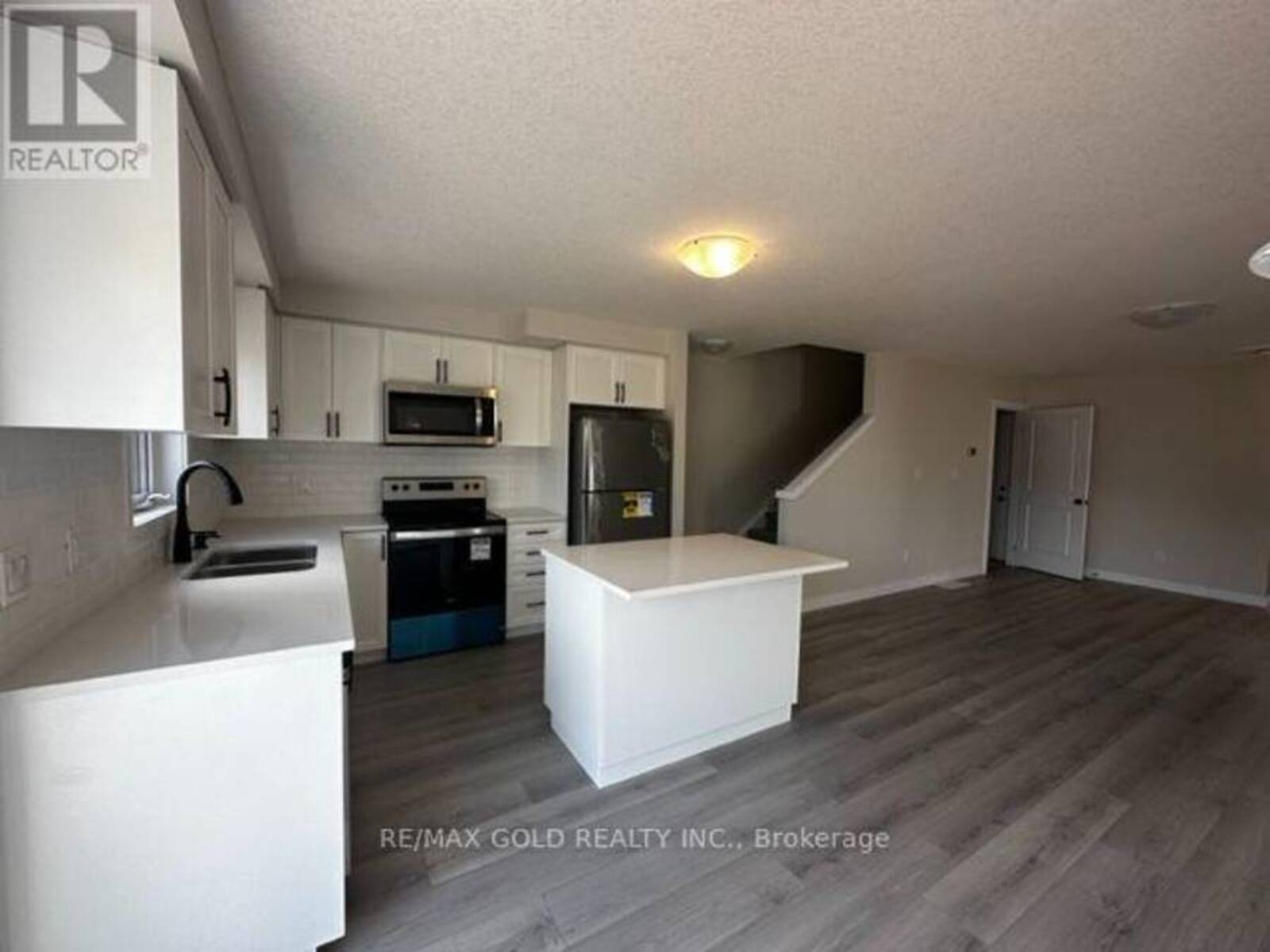 17 WILKINSON AVENUE, Cambridge, Ontario N1S 0C5