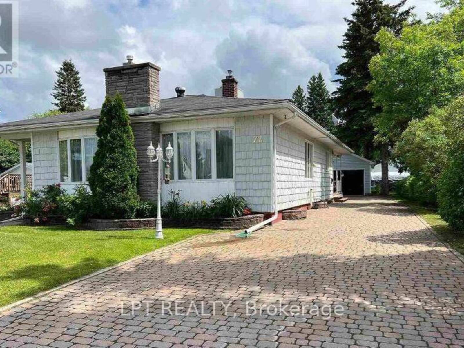 72 DOMINION AVENUE, Kapuskasing, Ontario P5N 1P4