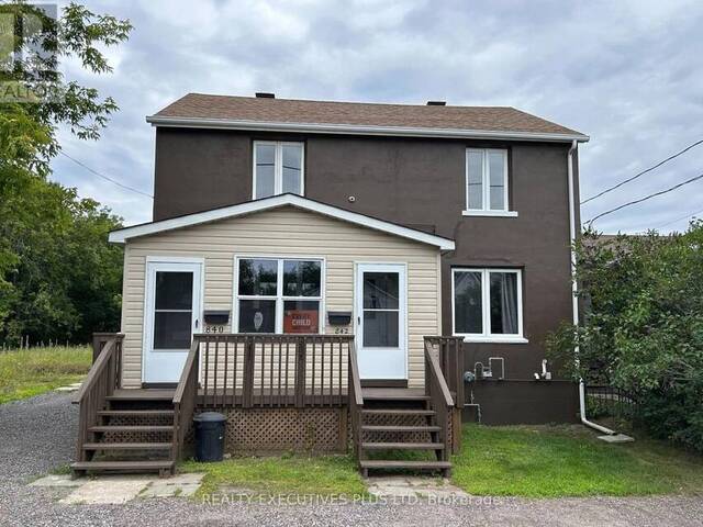 840-842 WORTHINGTON STREET E North Bay Ontario, P1B 1J4 - Multi-family Home For Sale