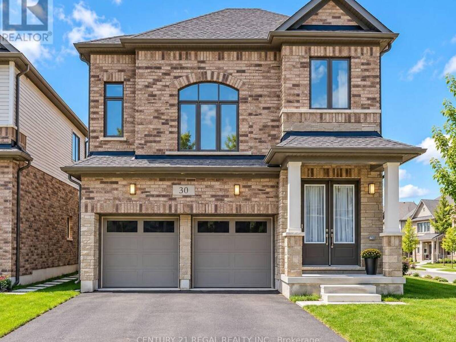 30 RUSTIC OAK TRAIL, Ayr, Ontario N0B 1E0