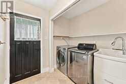 23 KINGS INN TRAIL | Markham Ontario | Slide Image Sixteen