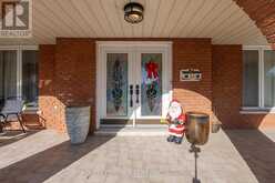 16 ROOSEVELT DRIVE | Richmond Hill Ontario | Slide Image Three
