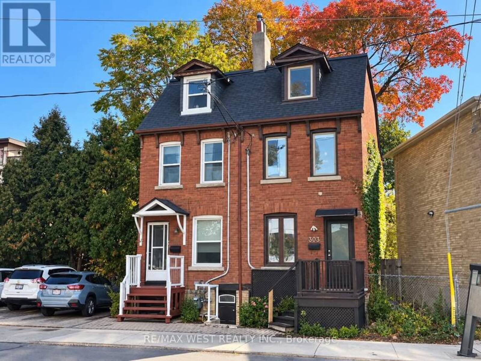 301 DUPONT STREET, Toronto, Ontario M5R 1W1