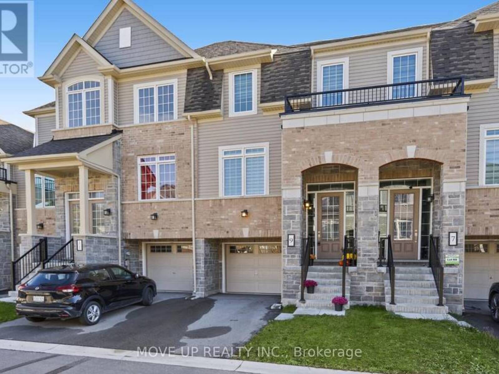 9 ANDREW KNOWLES LANE S, East Gwillimbury, Ontario L0G 1M0