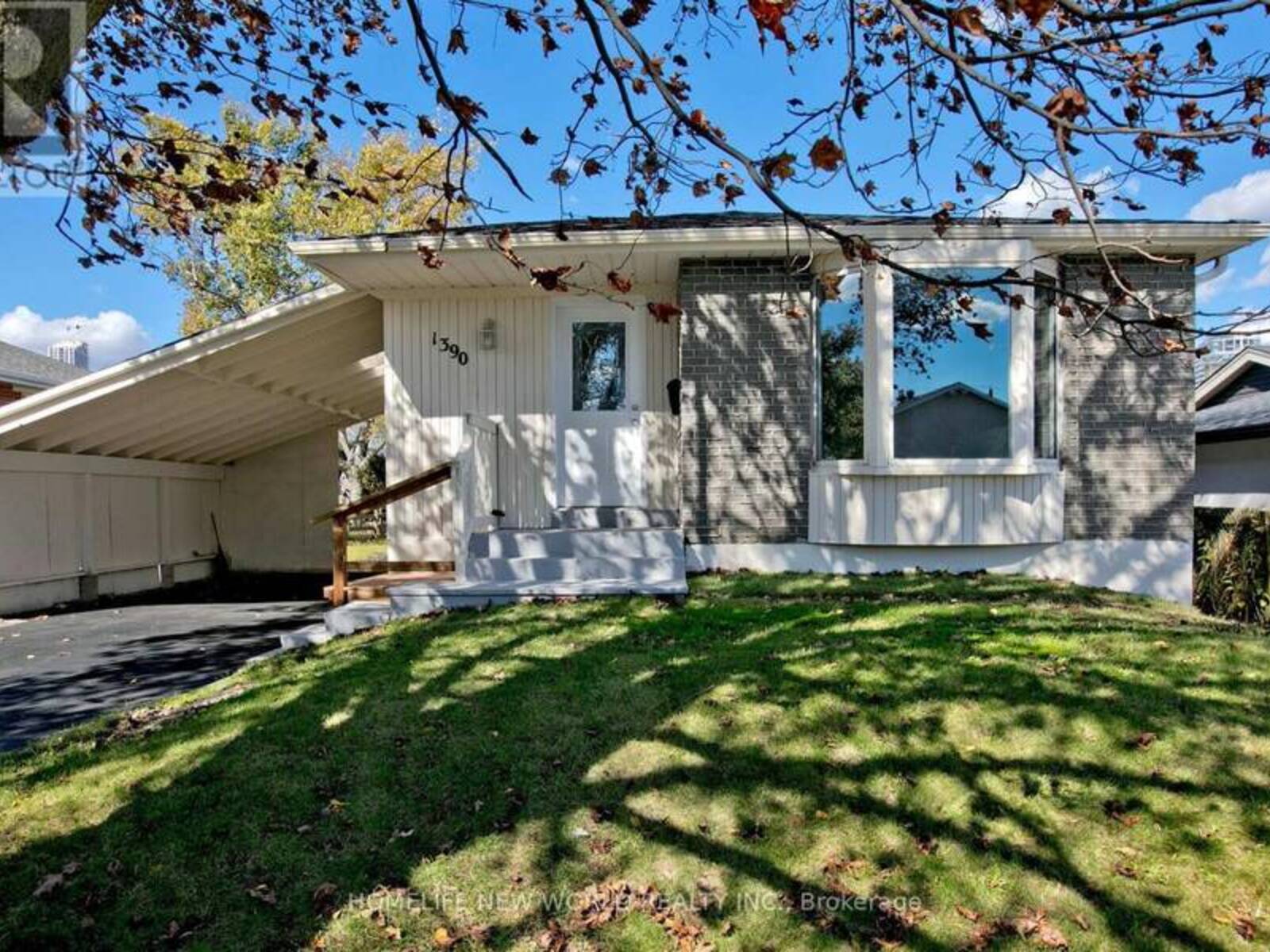 1390 GARVOLIN AVENUE, Pickering, Ontario L1W 1J6