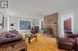 22 MCCLENNY DRIVE N | Aurora Ontario | Slide Image Nineteen