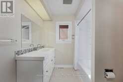 22 MCCLENNY DRIVE N | Aurora Ontario | Slide Image Thirty