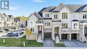 31 LYALL STOKES CIRCLE | East Gwillimbury Ontario | Slide Image One