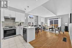 31 LYALL STOKES CIRCLE | East Gwillimbury Ontario | Slide Image Three