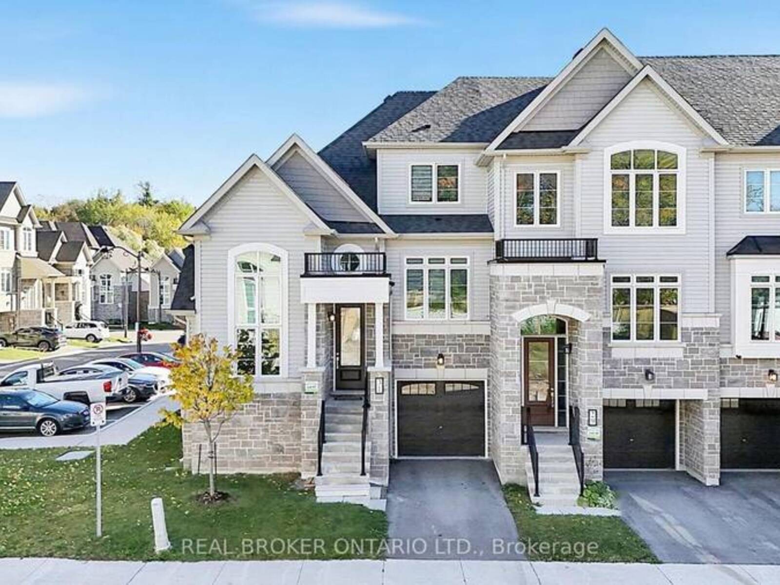 31 LYALL STOKES CIRCLE, East Gwillimbury, Ontario L0G 1M0