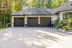 2 SYCAMORE CIRCLE | Springwater Ontario | Slide Image Three