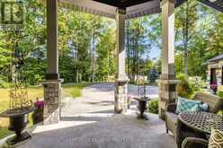 2 SYCAMORE CIRCLE | Springwater Ontario | Slide Image Four