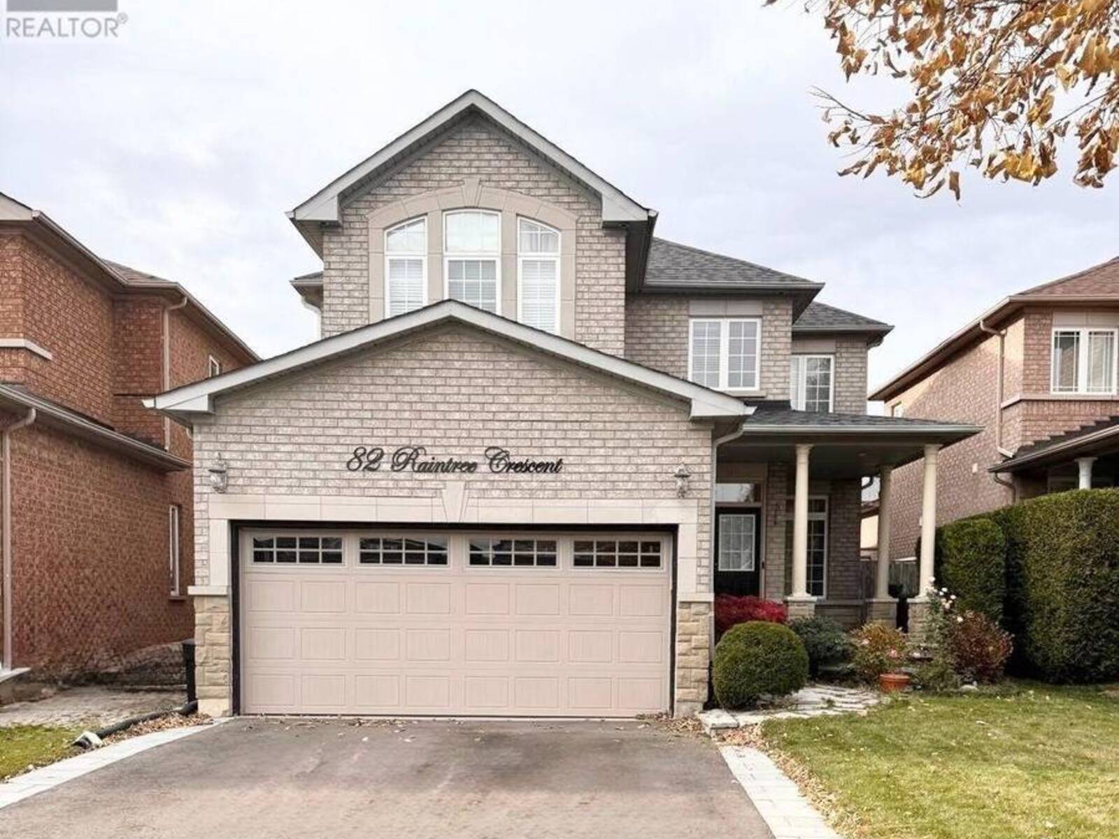 82 RAINTREE CRESCENT, Richmond Hill, Ontario L4E 3Y8