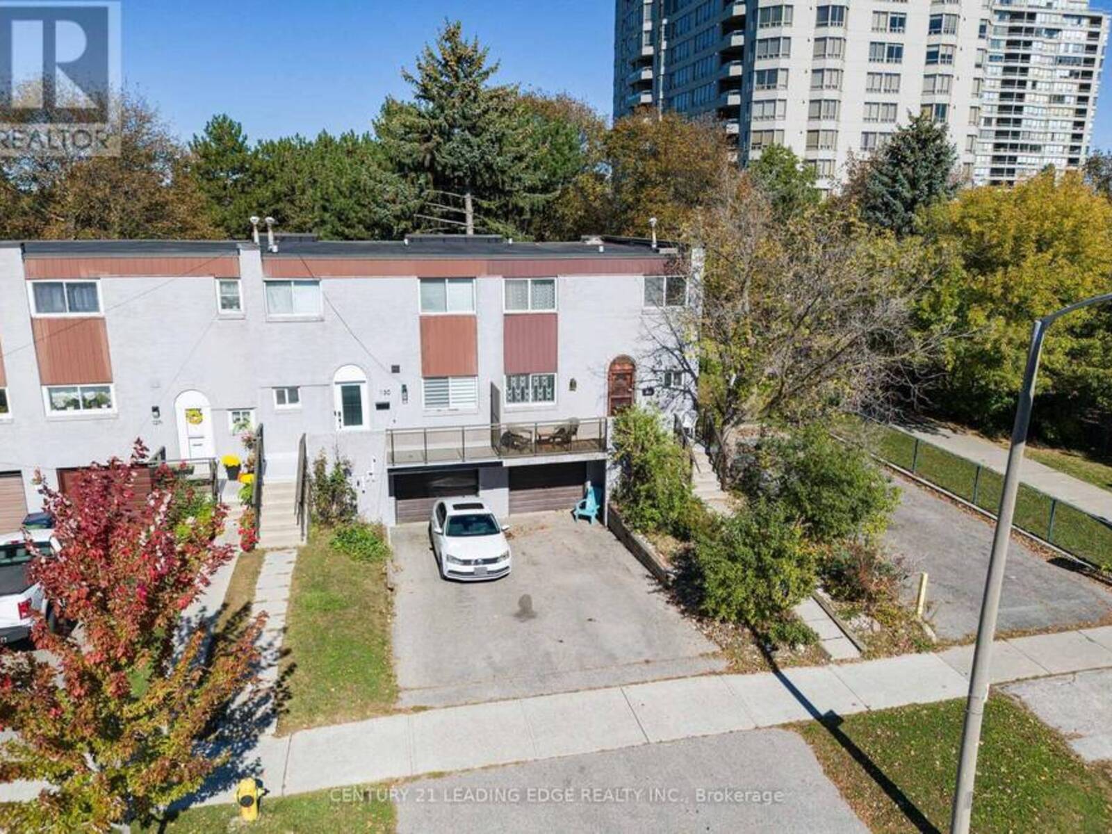 132 BONIS AVENUE, Toronto, Ontario M1T 2V2