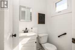 44 MICHAEL DRIVE | Richmond Hill Ontario | Slide Image Thirteen