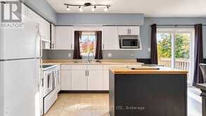 15 JENNINGS DRIVE | Penetanguishene Ontario | Slide Image Six