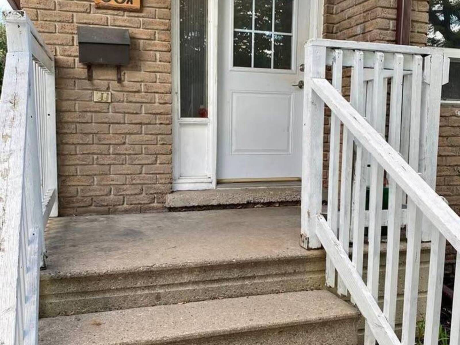 30 BERNICK DRIVE, Barrie, Ontario L4M 5J5