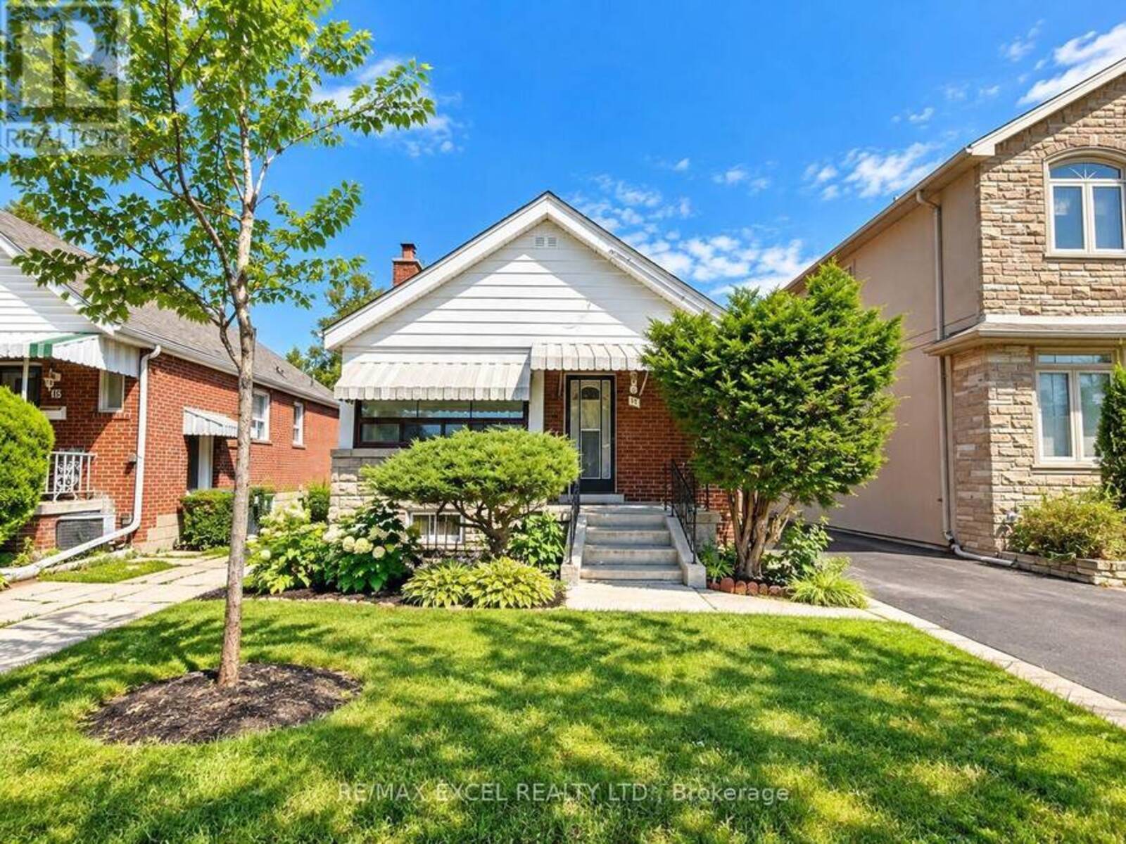 11 HUTTON AVENUE, Toronto, Ontario M4C 3L2