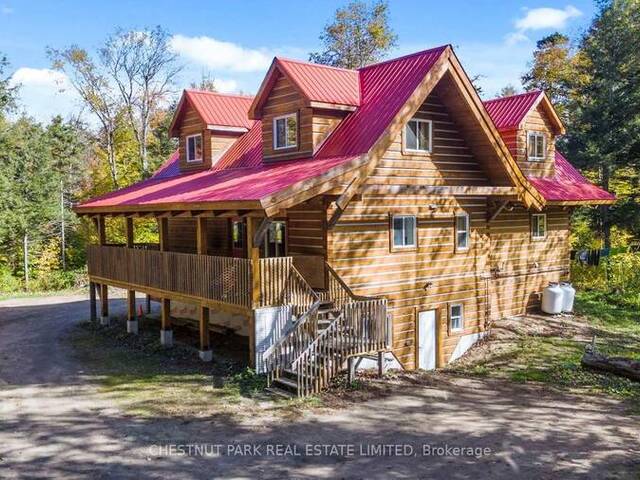 4380 KENNISIS LAKE ROAD Haliburton Ontario, K0M 1S0 - 5 Bedrooms Home For Sale