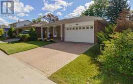 29 FLUELLEN DRIVE | Toronto Ontario | Slide Image Three