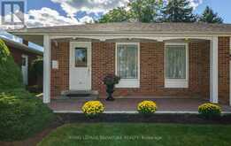 29 FLUELLEN DRIVE | Toronto Ontario | Slide Image Four