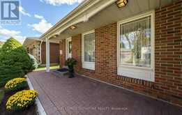 29 FLUELLEN DRIVE | Toronto Ontario | Slide Image Six