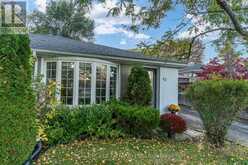 82 TECUMSETH DRIVE | Aurora Ontario | Slide Image One