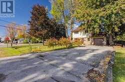 176 GARDEN AVENUE | Georgina Ontario | Slide Image Three