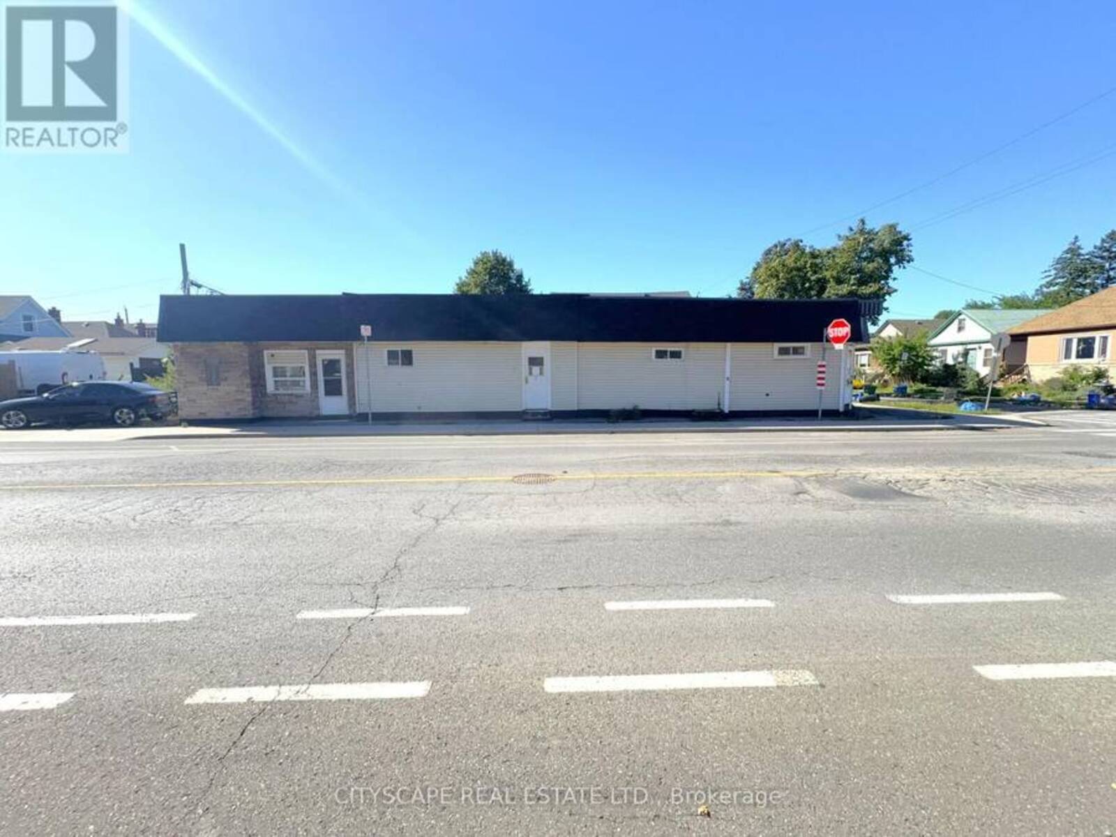 198 TRAGINA AVENUE N, Hamilton, Ontario L8H 5C8