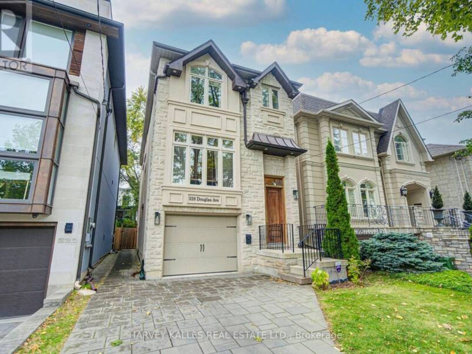 328 DOUGLAS AVENUE, Toronto, Ontario M5M 1H1