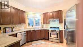 365 OLD COLONY ROAD | Richmond Hill Ontario | Slide Image Five