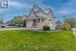 103 HEREFORDSHIRE CRESCENT | Newmarket Ontario | Slide Image Two