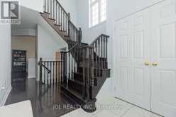 103 HEREFORDSHIRE CRESCENT | Newmarket Ontario | Slide Image Four