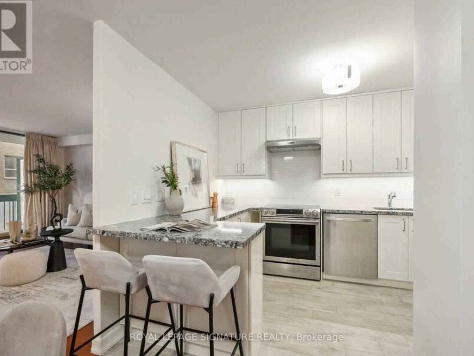 201 - 212 ST. GEORGE STREET, Toronto, Ontario M5R 2N5