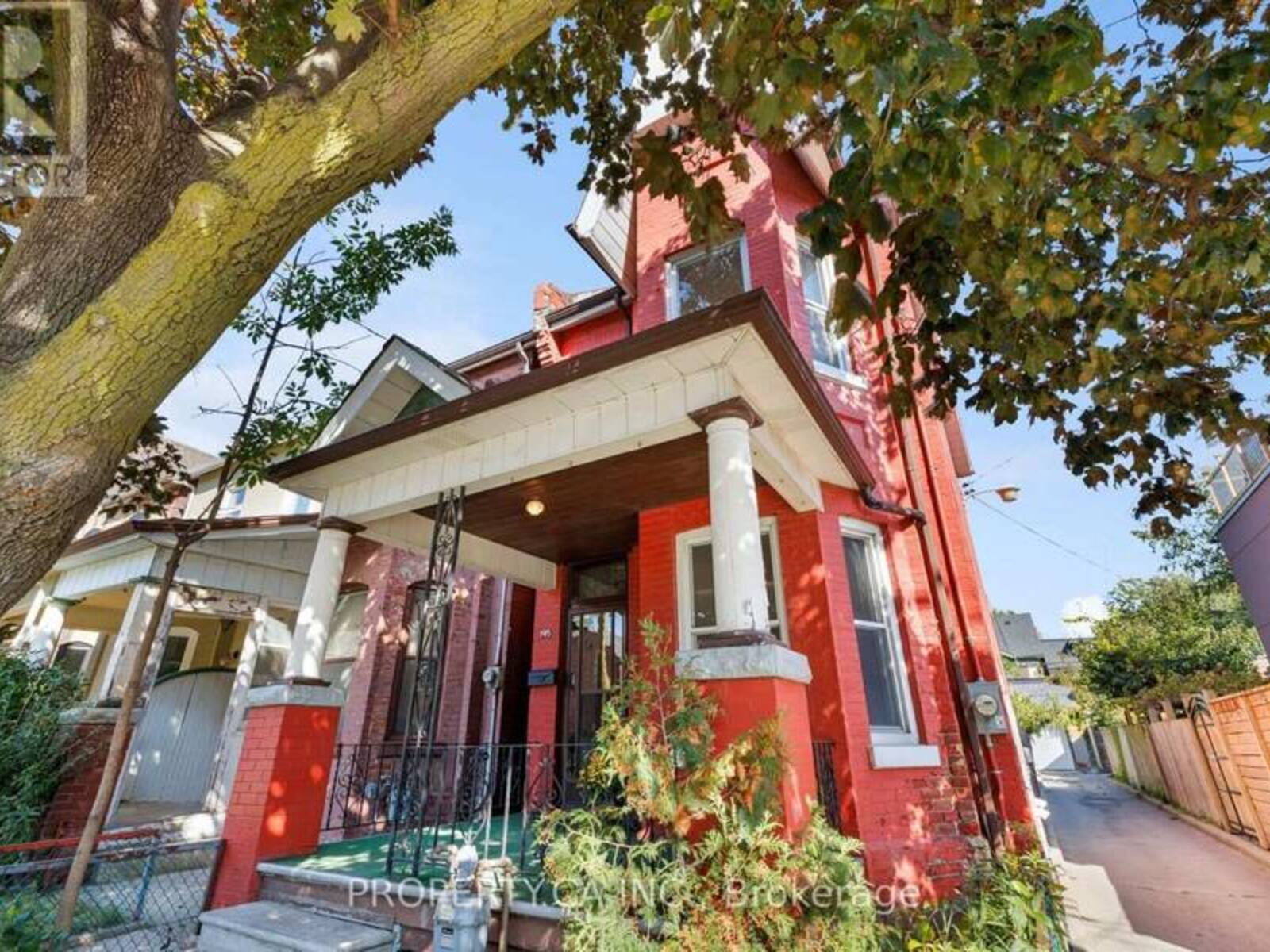 195 SHAW STREET, Toronto, Ontario M6J 2W7