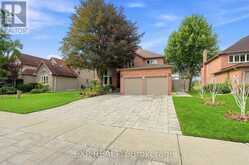 655 CULLER MEWS | Newmarket Ontario | Slide Image Two