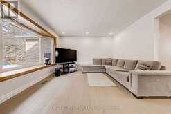 39 SEATON DRIVE | Aurora Ontario | Slide Image Three