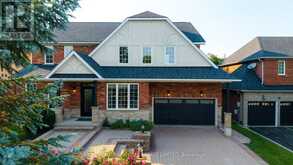8 CYRIL RICHARDSON COURT | Uxbridge Ontario | Slide Image One