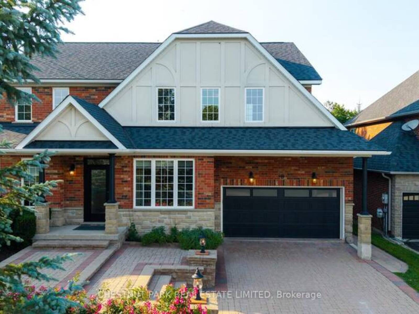 8 CYRIL RICHARDSON COURT, Uxbridge, Ontario L9P 2A8