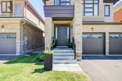 25 GARRETT STYLES DRIVE | Georgina Ontario | Slide Image Three