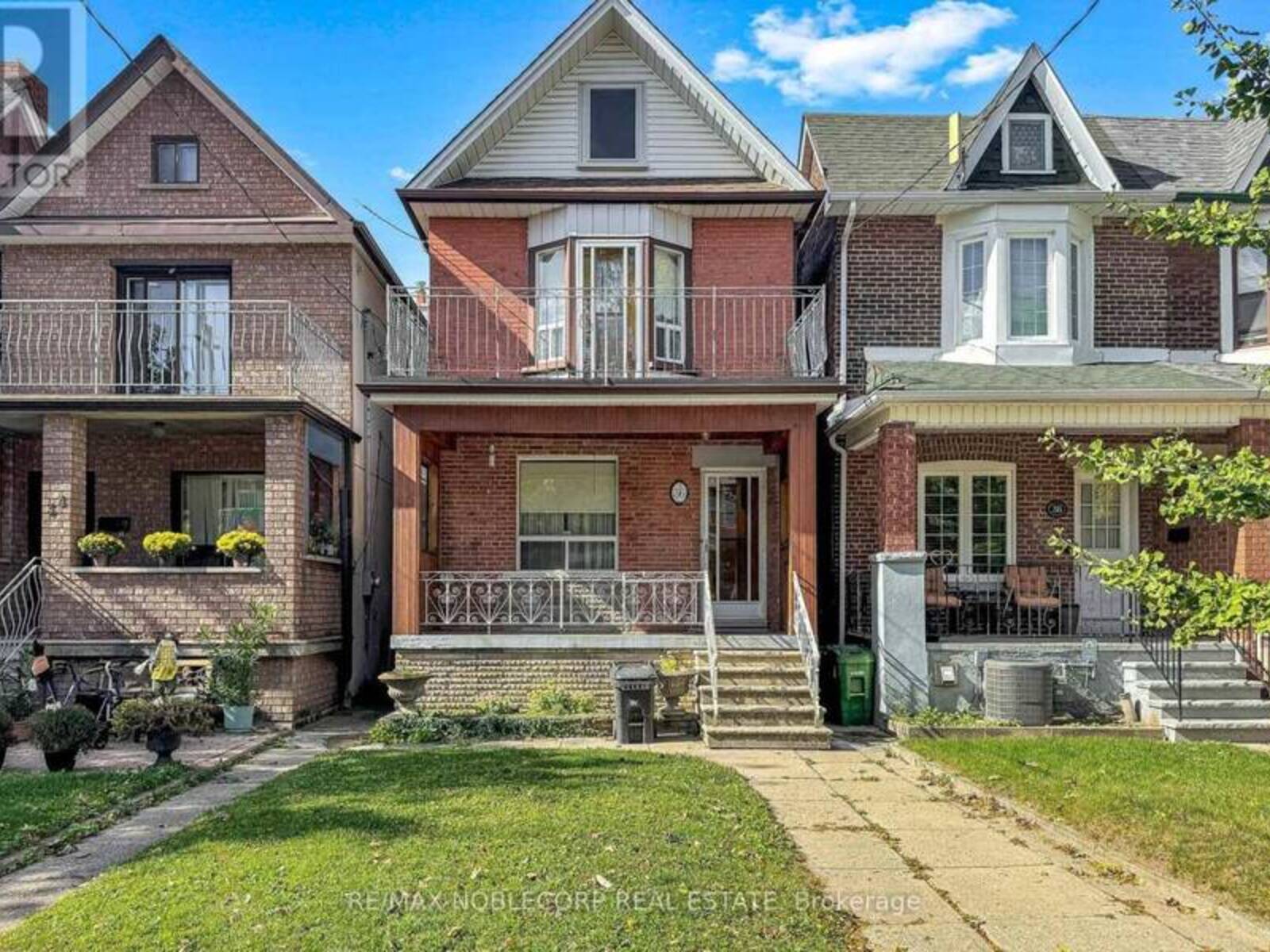 36 EARLSCOURT AVENUE, Toronto, Ontario M6E 4A6
