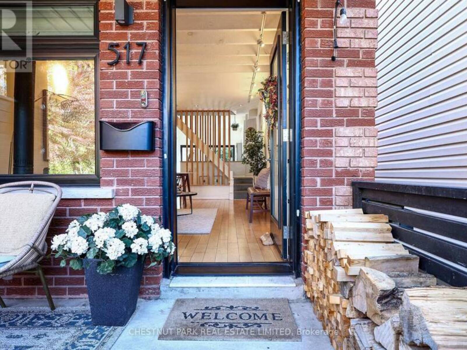 517 CRAWFORD STREET, Toronto, Ontario M6G 3J9
