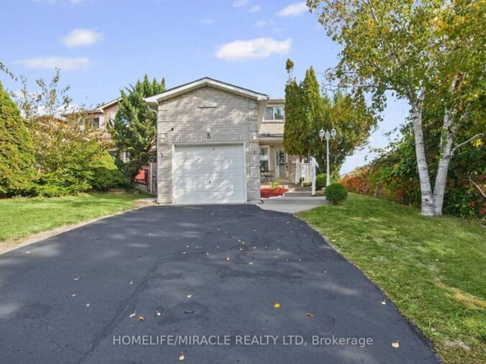 3 TRAWLEY CRESCENT, Ajax, Ontario L1S 5Y7