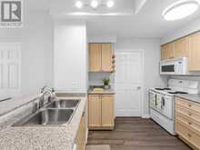 406 - 2301 PARKHAVEN BOULEVARD | Oakville Ontario | Slide Image Twelve