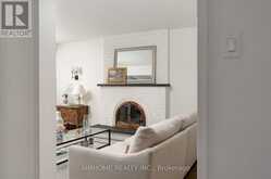 11 CARPENTER COURT | Markham Ontario | Slide Image Eight