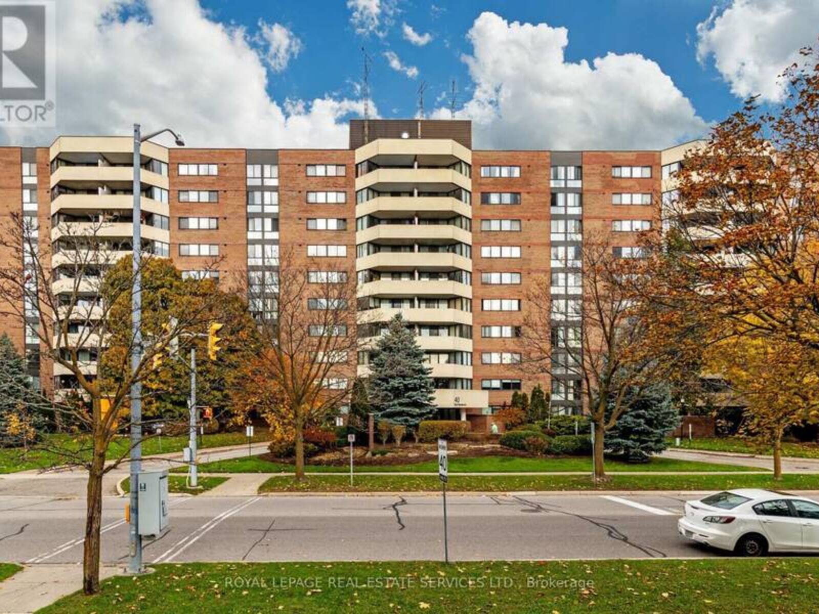 313 - 40 BAIF BOULEVARD, Richmond Hill, Ontario L4C 5M9
