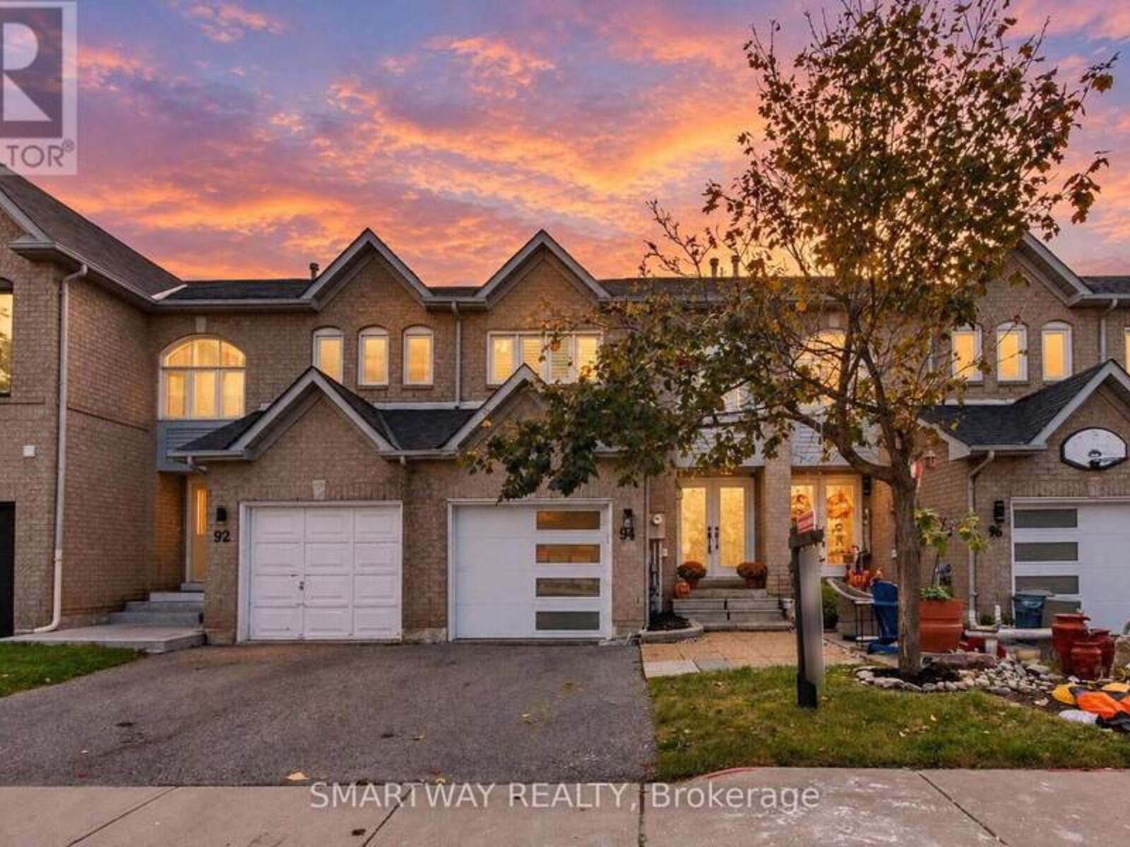 94 GOLDENLIGHT CIRCLE, Brampton, Ontario L6X 4N6