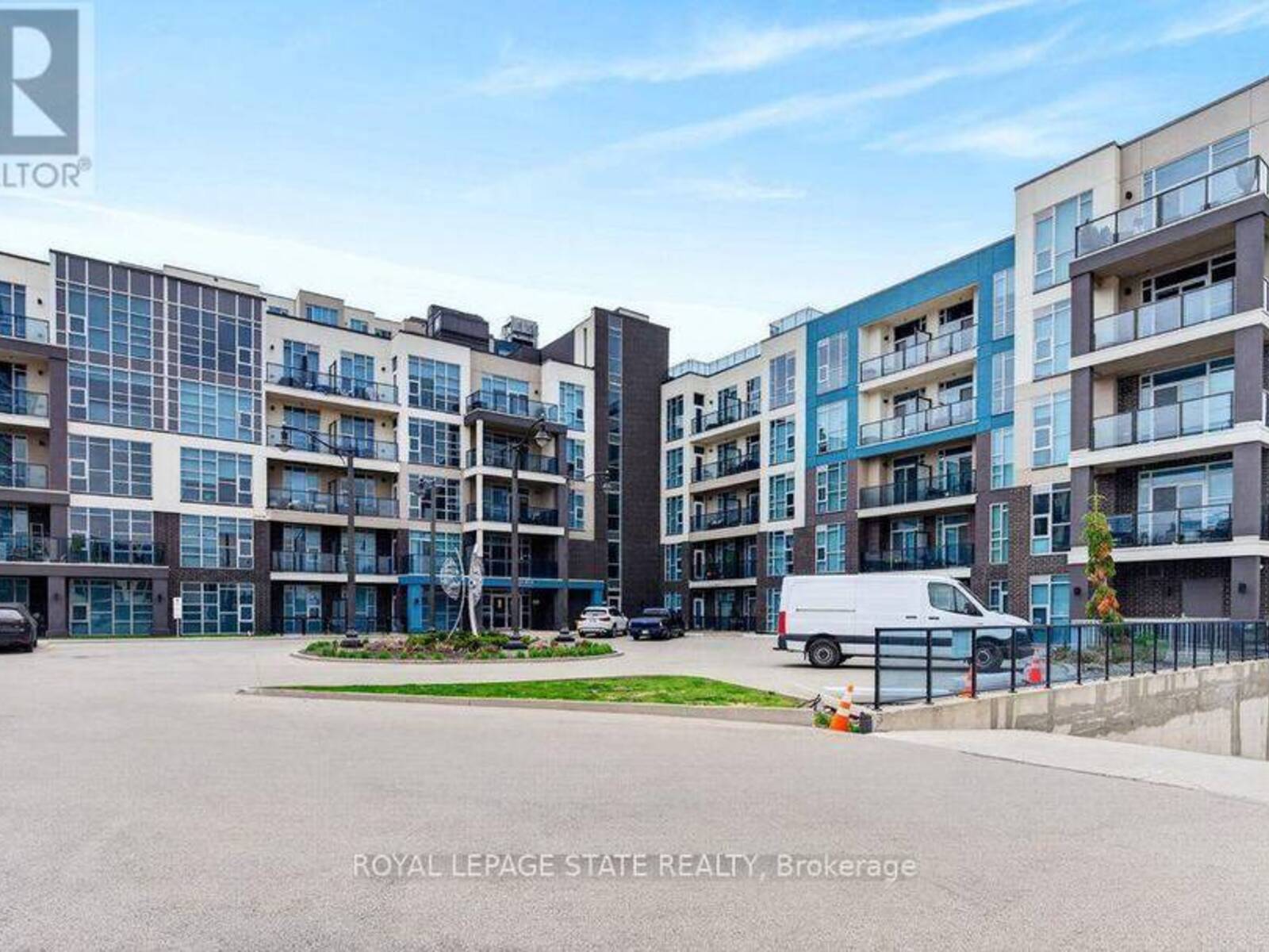 209 - 10 CONCORD PLACE, Grimsby, Ontario L3M 0G6